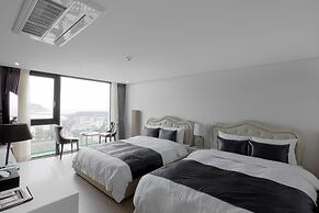 Eins Hotel