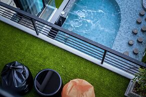 Oneloft Hotel