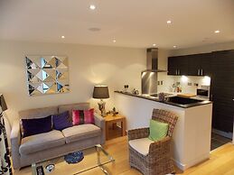 Violet Bank Apartment New Town