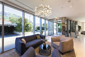Hotel Salona Palace