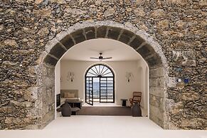 White Exclusive Suite & Villas