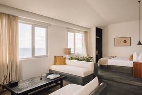 White Exclusive Suite & Villas