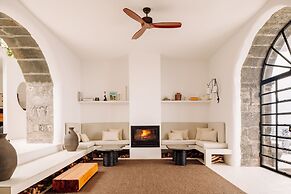 White Exclusive Suite & Villas