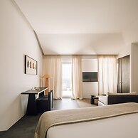 White Exclusive Suite & Villas