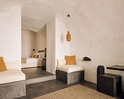 White Exclusive Suite & Villas