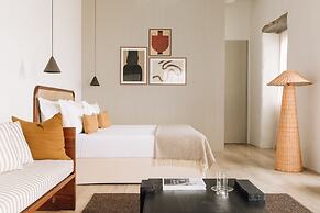 White Exclusive Suite & Villas