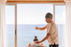 White Exclusive Suite & Villas