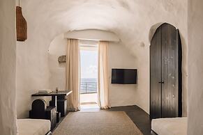 White Exclusive Suite & Villas
