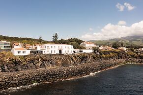 White Exclusive Suite & Villas