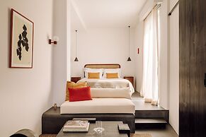 White Exclusive Suite & Villas