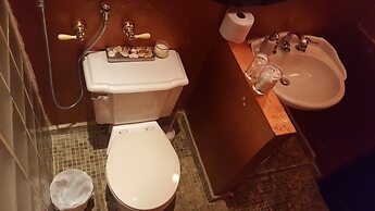 Niceplace Inn