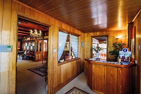 Warburton Lodge