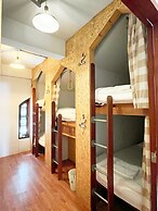 Barn and Bed Hostel