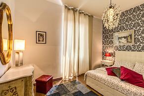 Spagna Glamour Life Penthouse