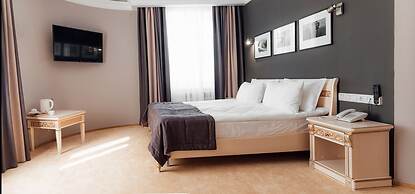 Ya - Hotel