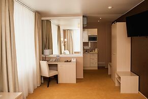 Ya - Hotel