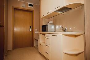 Ya - Hotel