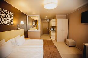 Ya - Hotel
