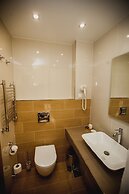 Ya - Hotel