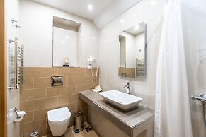 Ya - Hotel