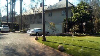Hoeveld House