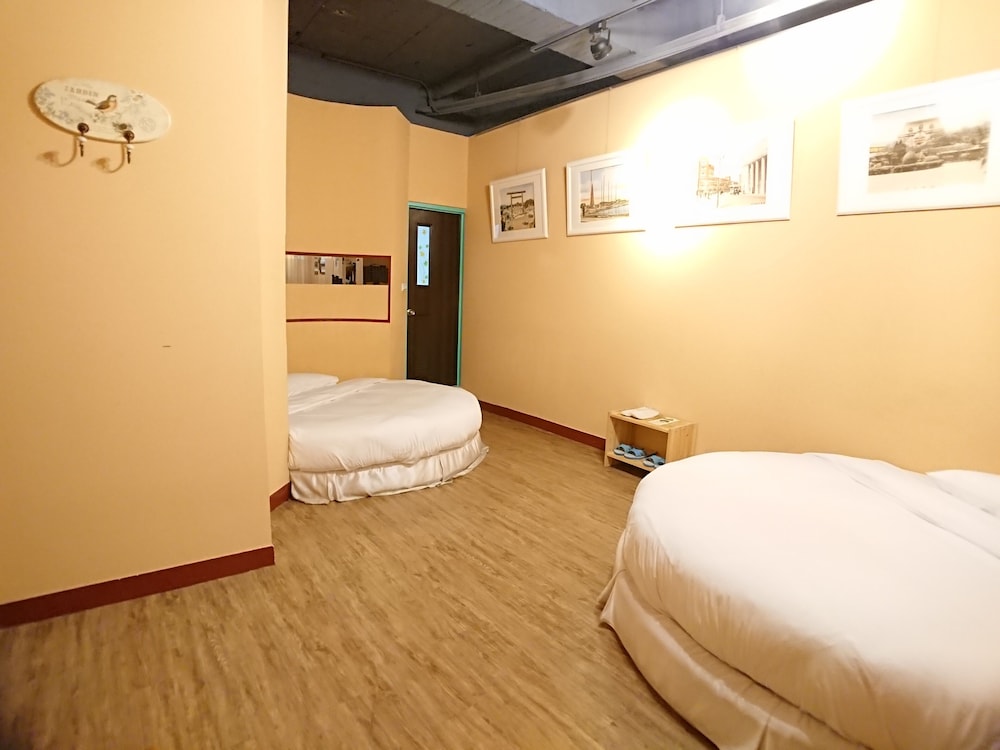 DongNing Atlas Hotel