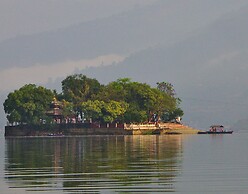 Kuti Resort and Spa