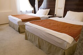 Sadovnicheskaya Hotel