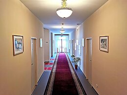 Hotel Grand