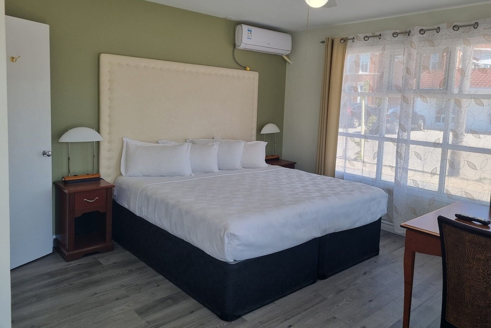 Manor Motel