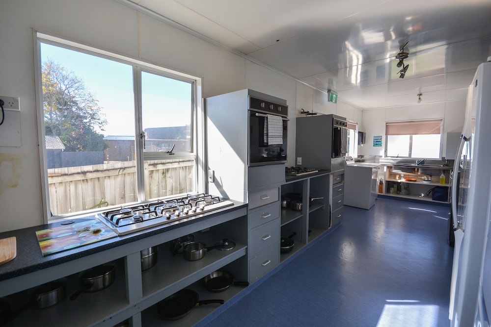 Piwaka Lodge and Backpackers
