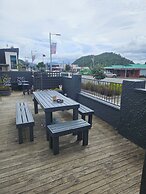 Piwaka Lodge and Backpackers