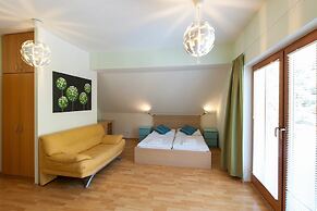 Hotel Garni Pod Skalkou