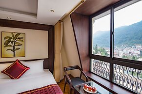 Freesia Hotel