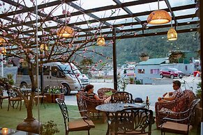 Freesia Hotel