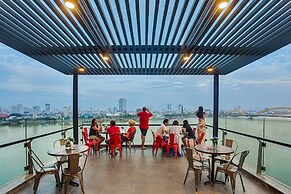 Avora Hotel