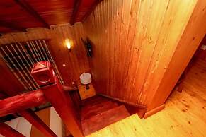 Alpine Hotel