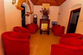 Alpine Hotel
