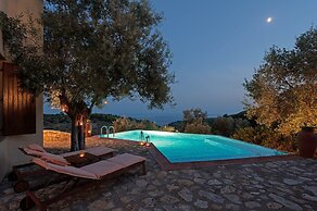 Poikilma Alonissos Villas