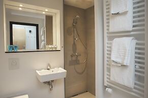 Hotel 6400