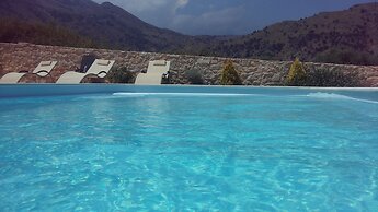 Lake Villas