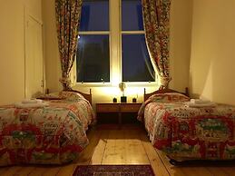 Menzies Apartment