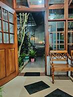 Carnation Rest