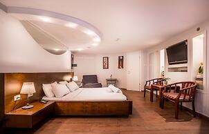 Avital Hotel