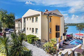 Soline Bay Seashore Residence