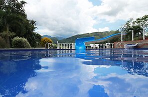 Hotel Villeta Resort