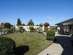 Grasslands Bed & Breakfast