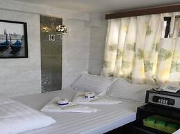 Skyview Hostel