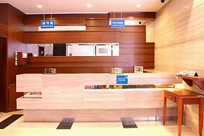 Grand Harbour Hotel