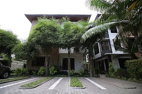 Hassaram Courtyard